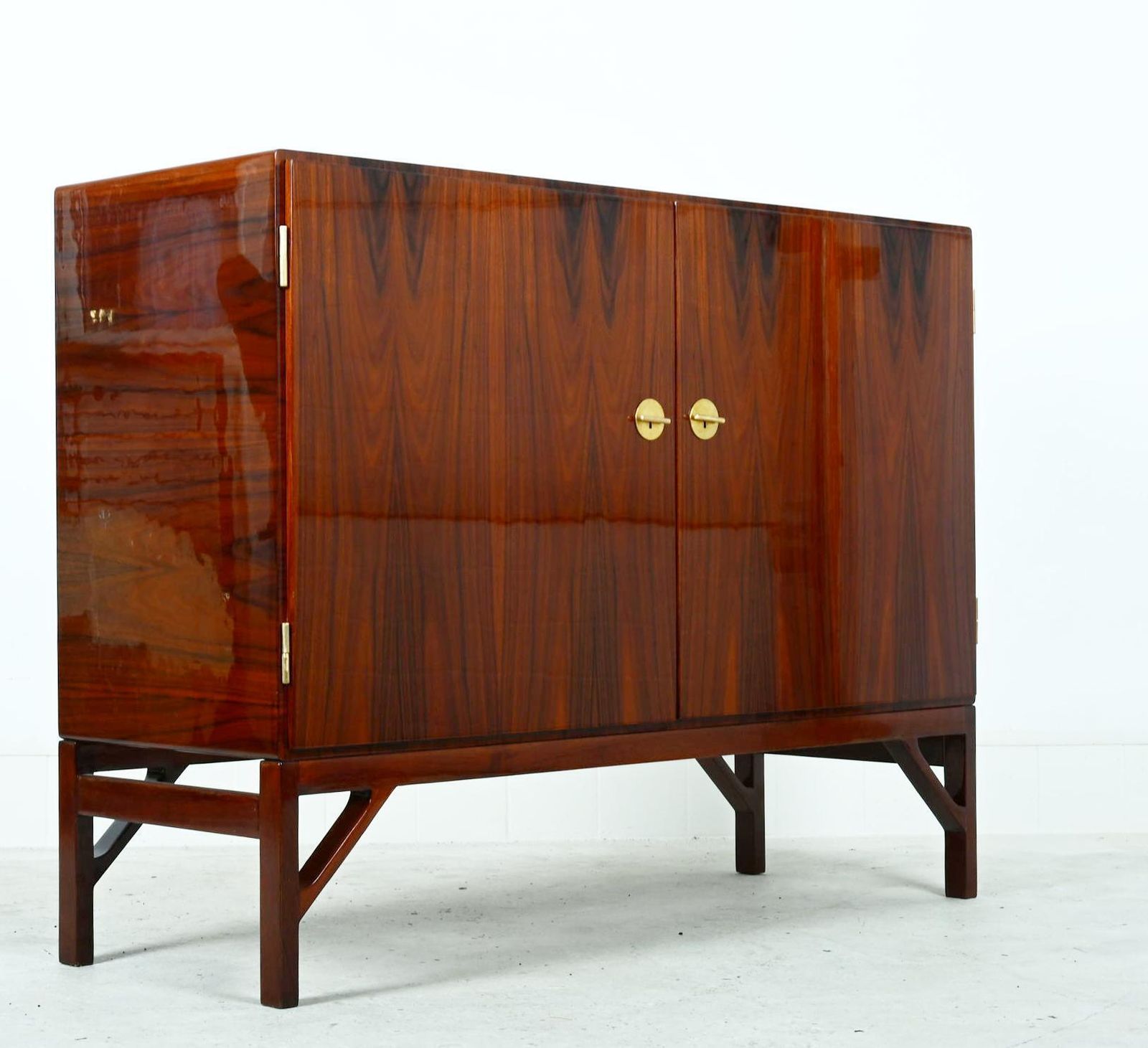 photo vintage Rare Børge Mogensen Hardwood China Cabinet Model 232