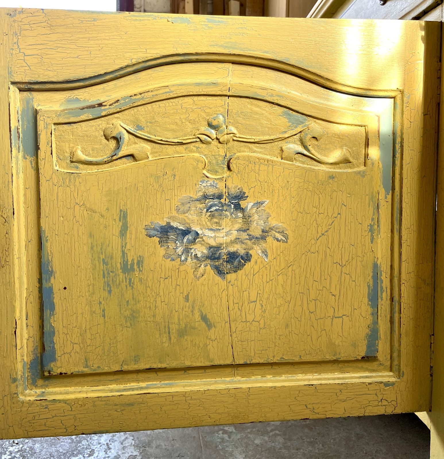 Sideboard Yellow With Blue Roses photo for sale