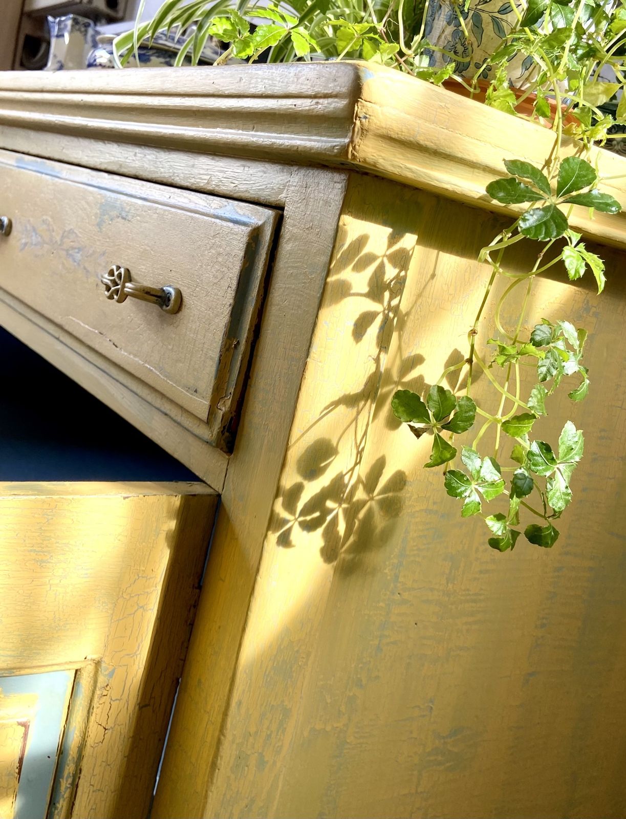 Sideboard Yellow With Blue Roses photo vinterior