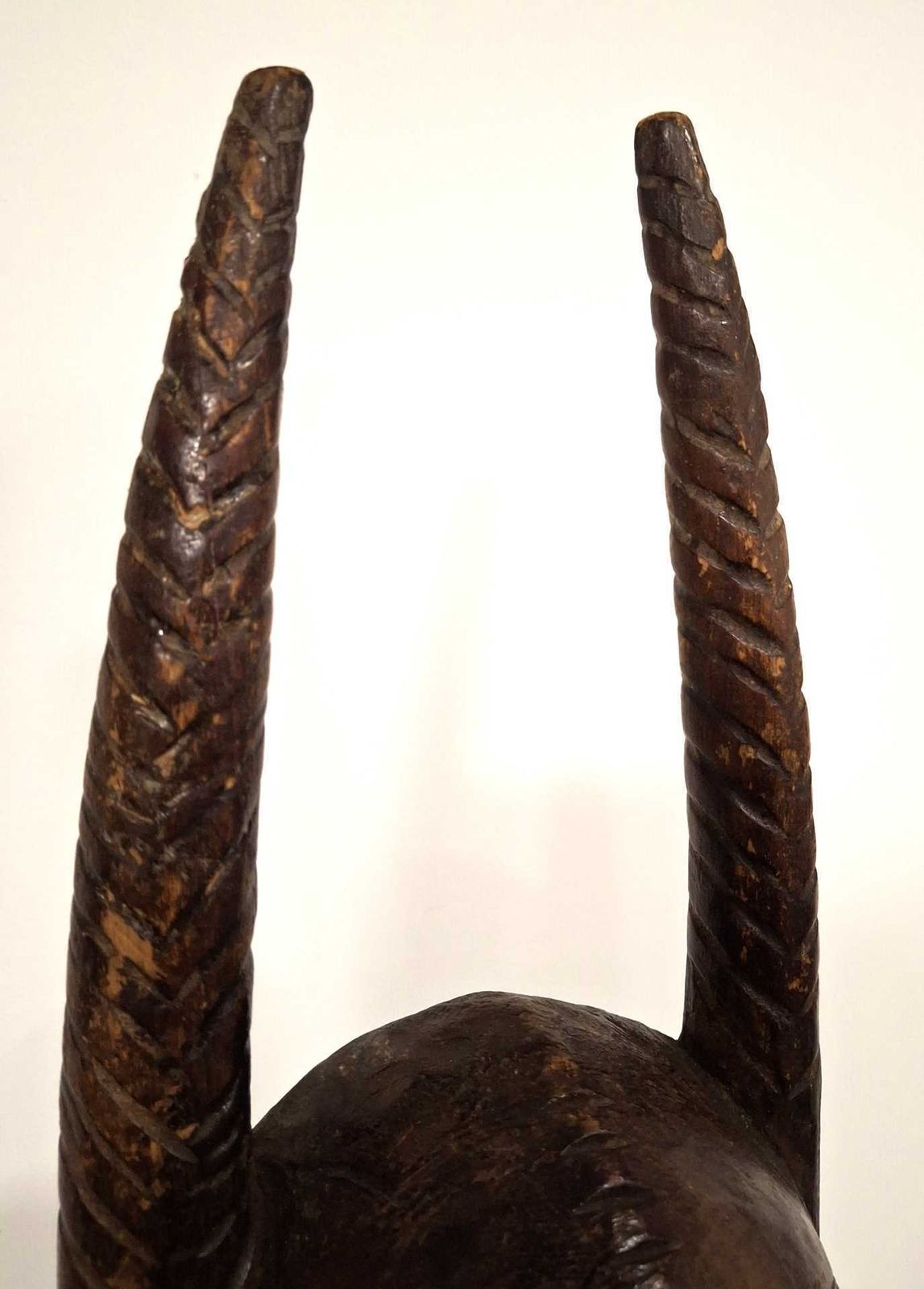 photo furniture Vintage African Katanda Mask – Lega Tribe, DR Congo – Mid 20th Century