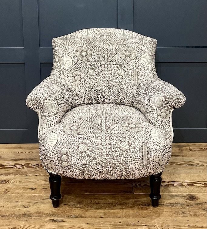 An Antique French Napoleon III Crapaud Tub Chair photo for sale