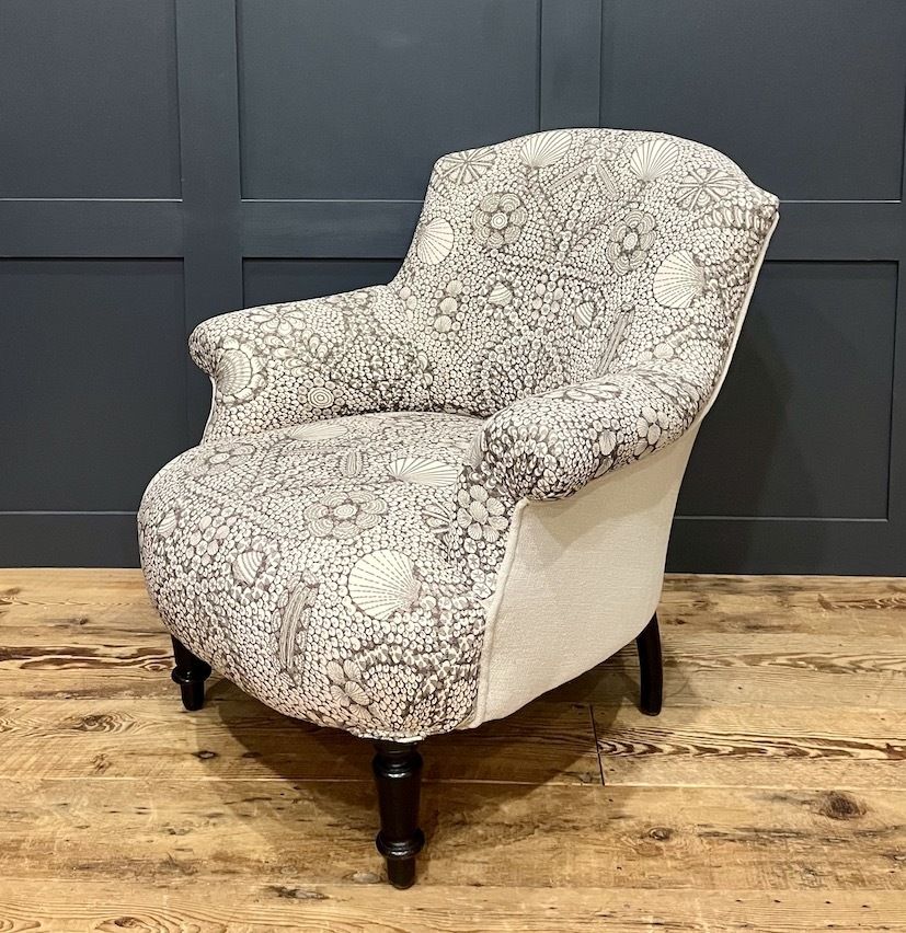 An Antique French Napoleon III Crapaud Tub Chair photo Furniture