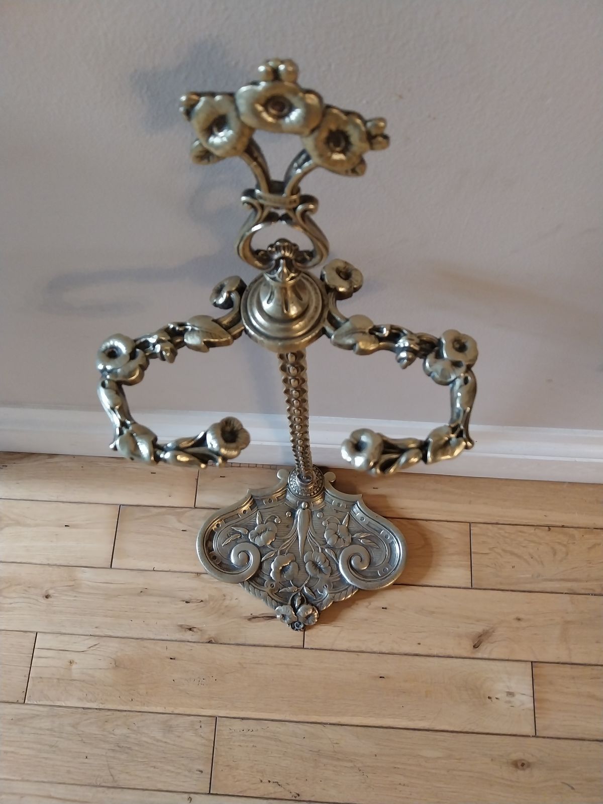 photo furniture 19th Century French Brass Aesthetic Stick Stand.