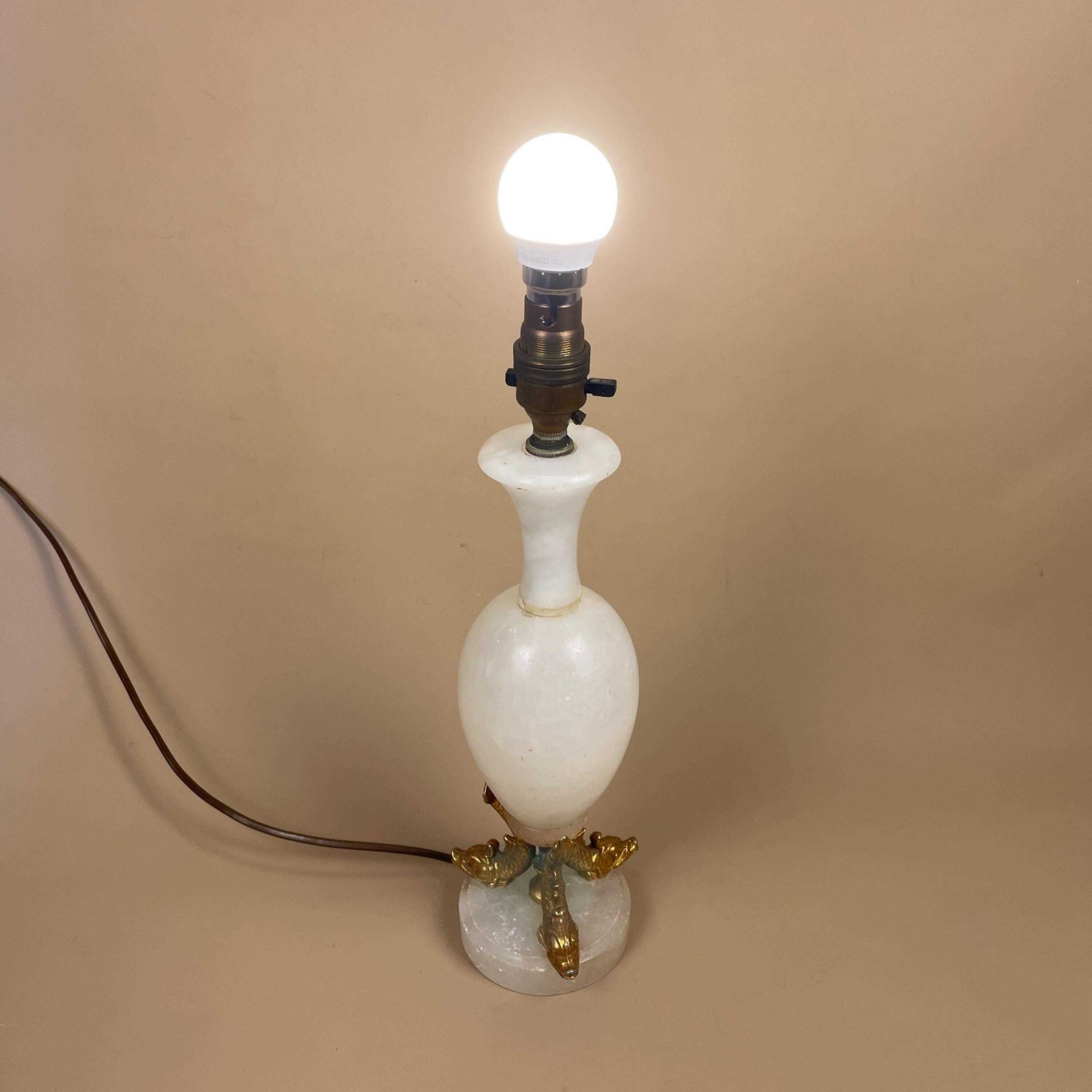photo furniture Antique Onyx Marble Lamp Light Brass Metal Gold Fish Ornate Vintage Round Base Feet Marbled Off White Natural Classic Koi Carp Oriental