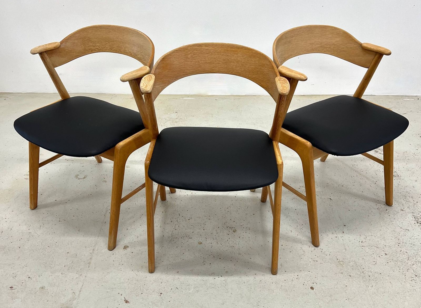 Kai Kristiansen Model 32 Dining Chairs, Korup Møbelfabrik. photo furniture