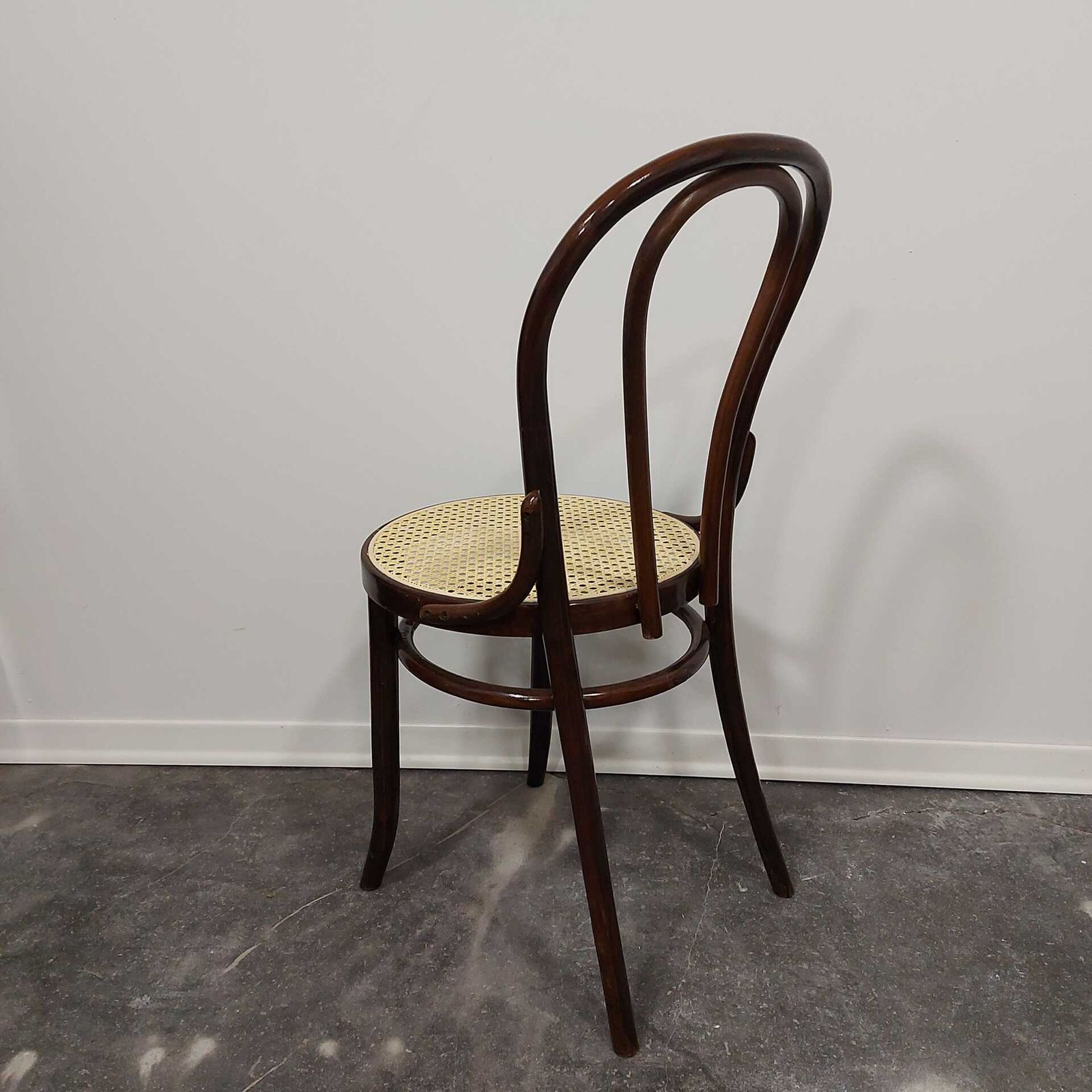 photo furniture Thonet Dining Chair No. 18 “Wide” 1970s, 1 Of 6