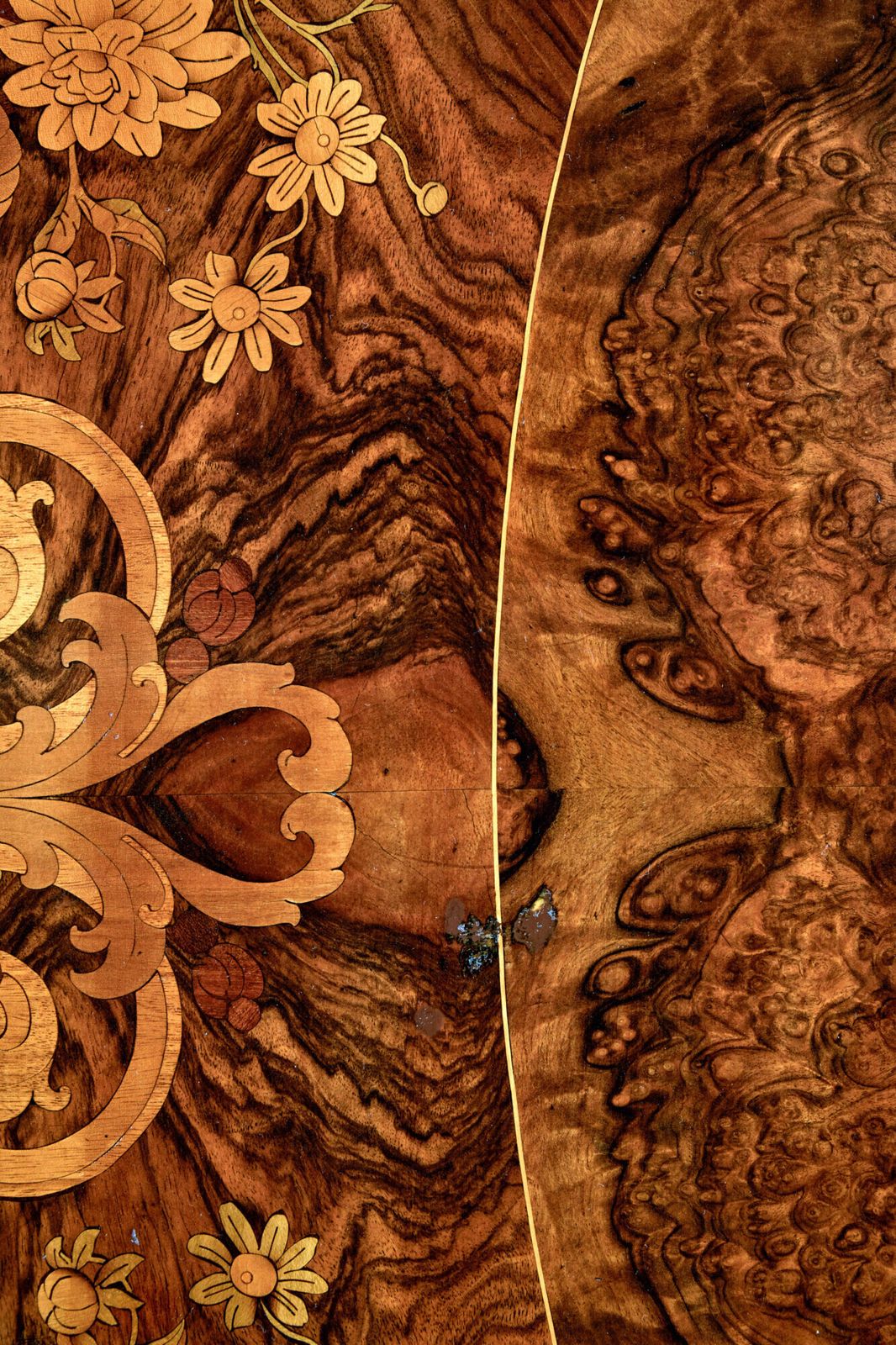 19th Century Walnut Victorian Marquetry Tilt Top Table photo vinterior