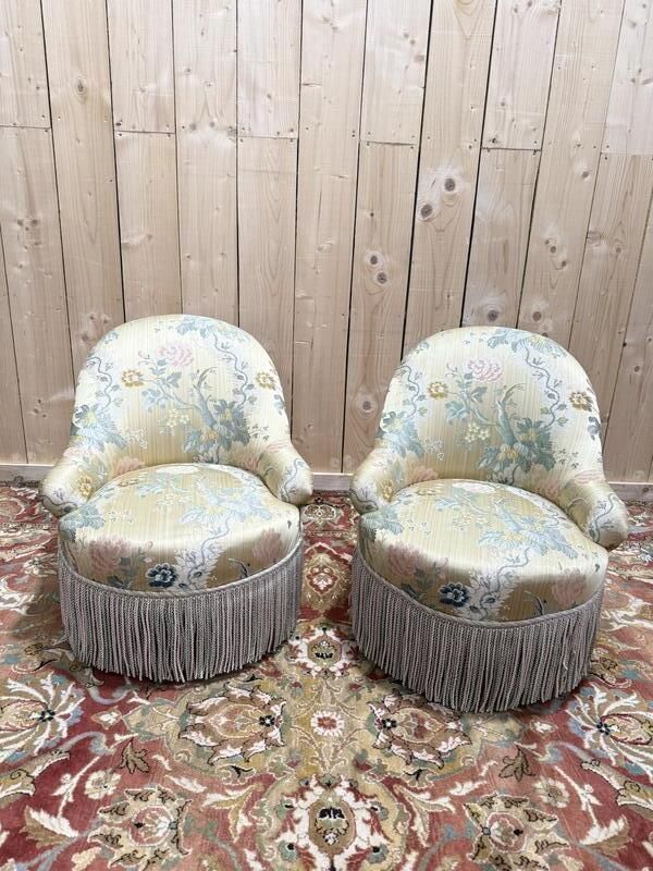 Paire De Fauteuils Crapaud De Style Napoléon III En Soierie