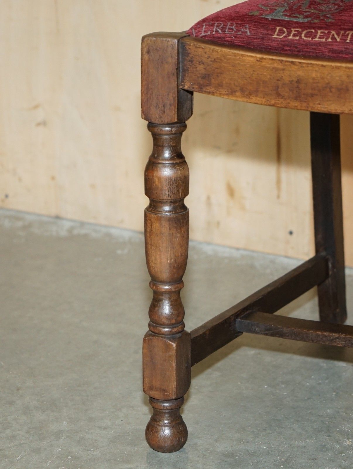 English Oak Art Deco Hall Chair With Latin Inscribed Seat Upholstery photo vintage
