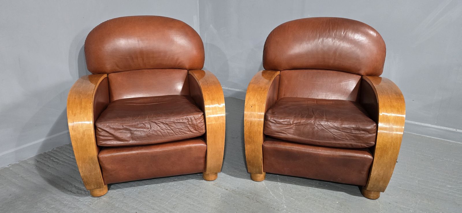 photo furniture Pair Of Art Deco Leather Club Armchairs