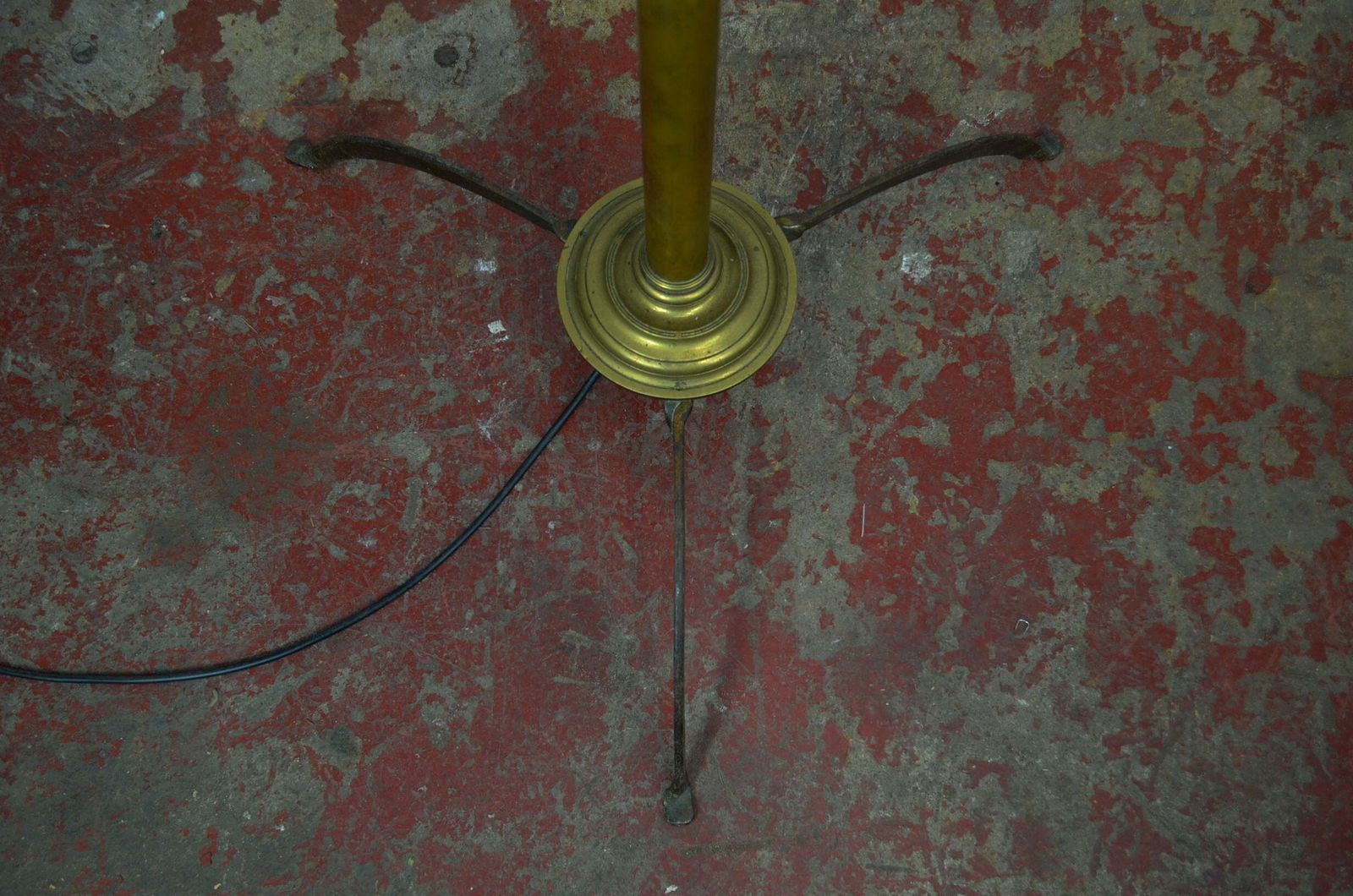 An Edwardian Brass & Iron Telescopic Standard Lamp photo furniture