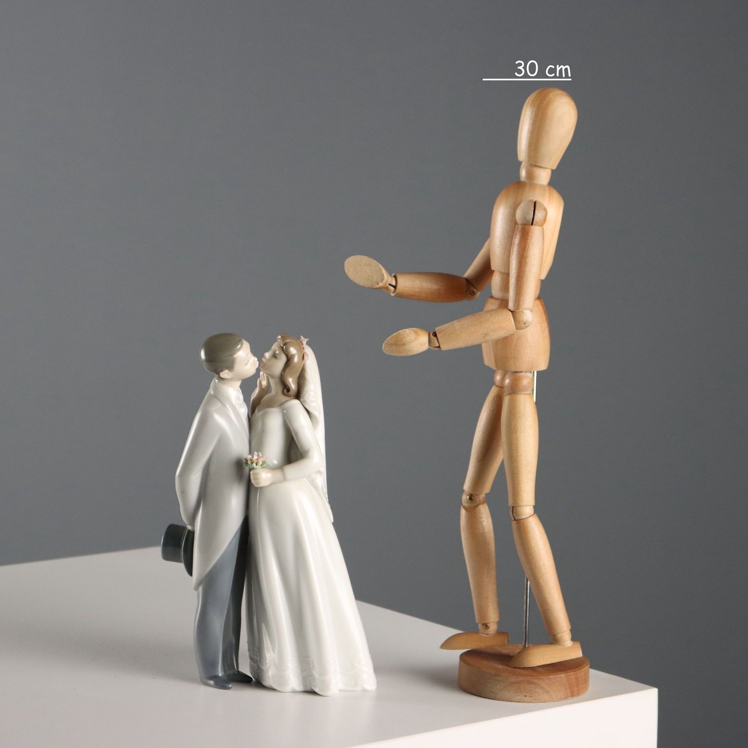 Vintage Porcelain Sculpture Married Couple Lladro Spain XX Century photo furniture