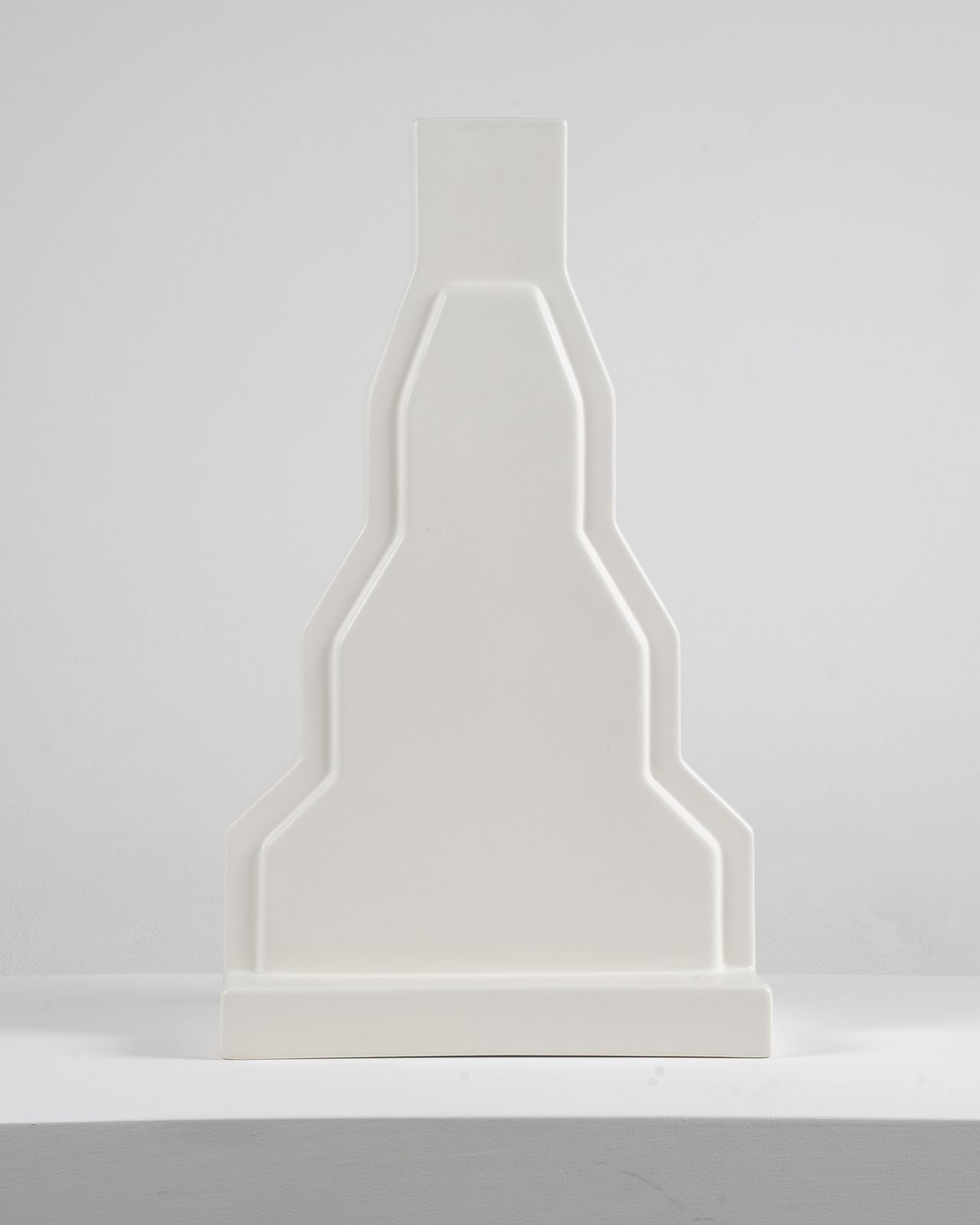 Ettore Sottsass Y23 Vase In White Enameled Ceramic Yantra Series Poltronova 70s photo vintage