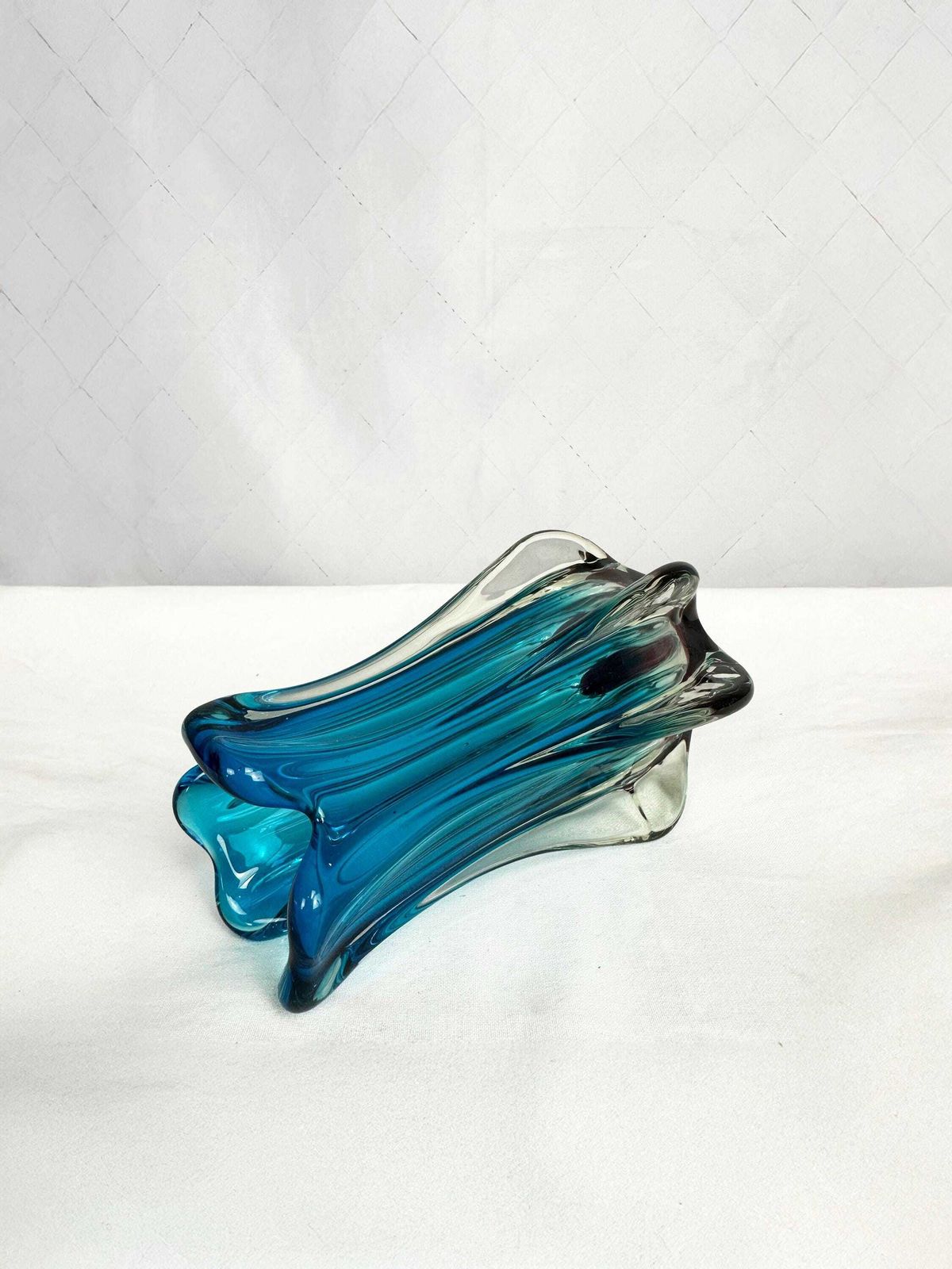 Stunning Chřibská Glassworks Sommerso Czech Art Glass Vase In Turquoise Blue And Deep Red photo vintage