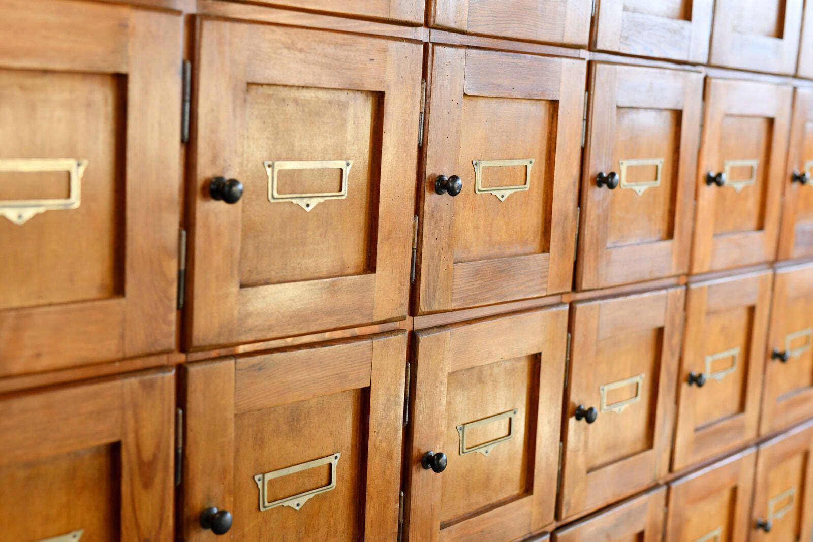 photo vinterior Tobacconist's Shop Cabinet Circa 1930s
