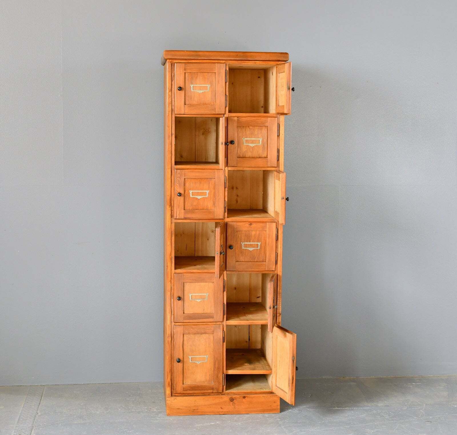 photo vinterior Tobacconist's Shop Cabinet Circa 1930s