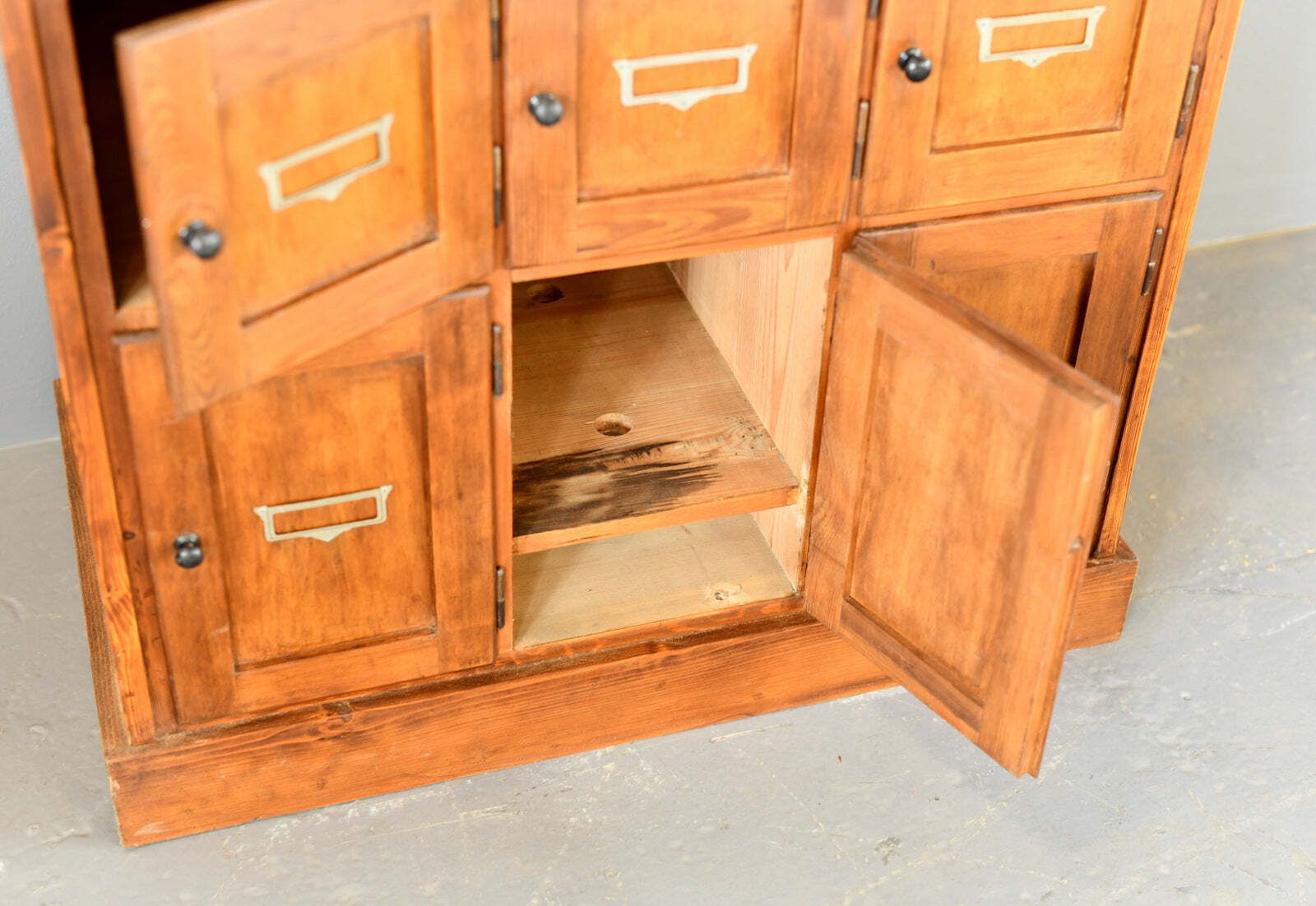 photo vinterior Tobacconist's Shop Cabinet Circa 1930s