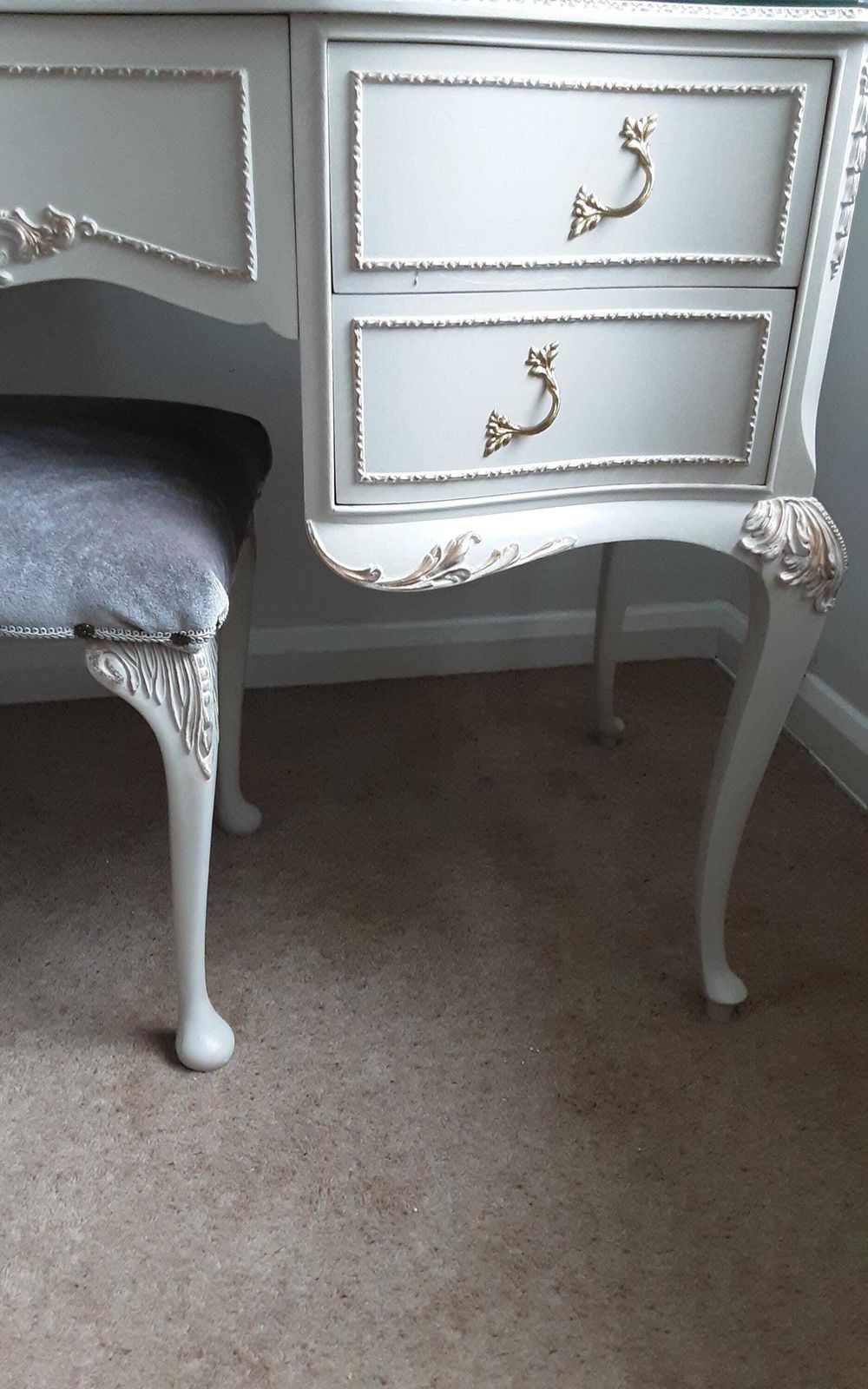 Olympus Louis Style Antoinette Dressing Table With Mirrors And Stool. photo vinterior