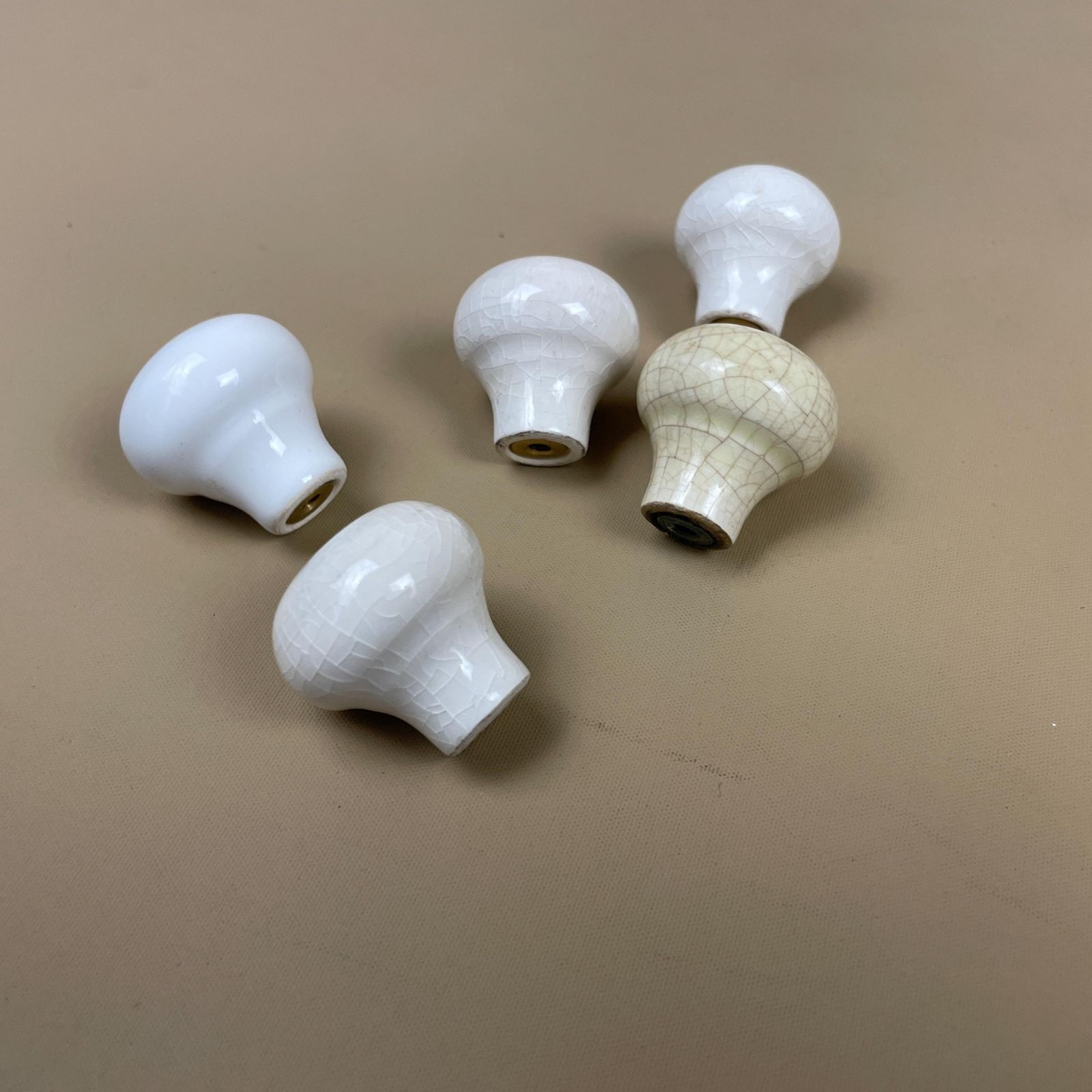 5 Random Ceramic Cupboard Handle Handles Fittings Fixtures White Door Cabinet Round Small 3x3cm Crackle photo vintage