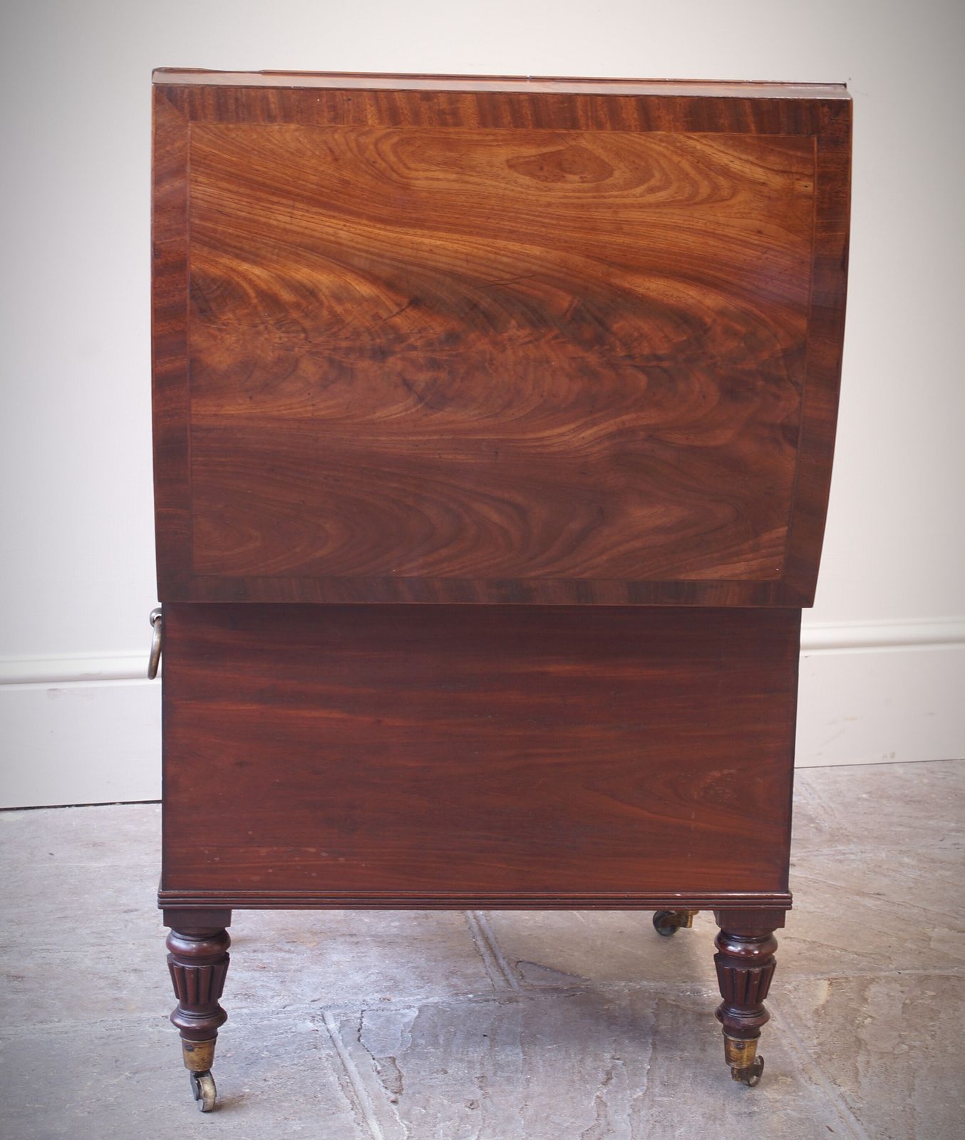 Early 19th Century Regency Mahogany Wine Cooler Cellarette. photo vintage