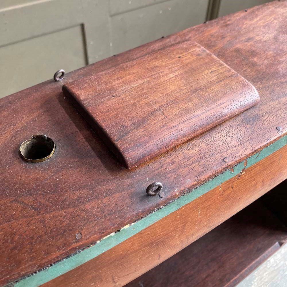 Antique Pond Yacht Hull (Green) photo vinterior