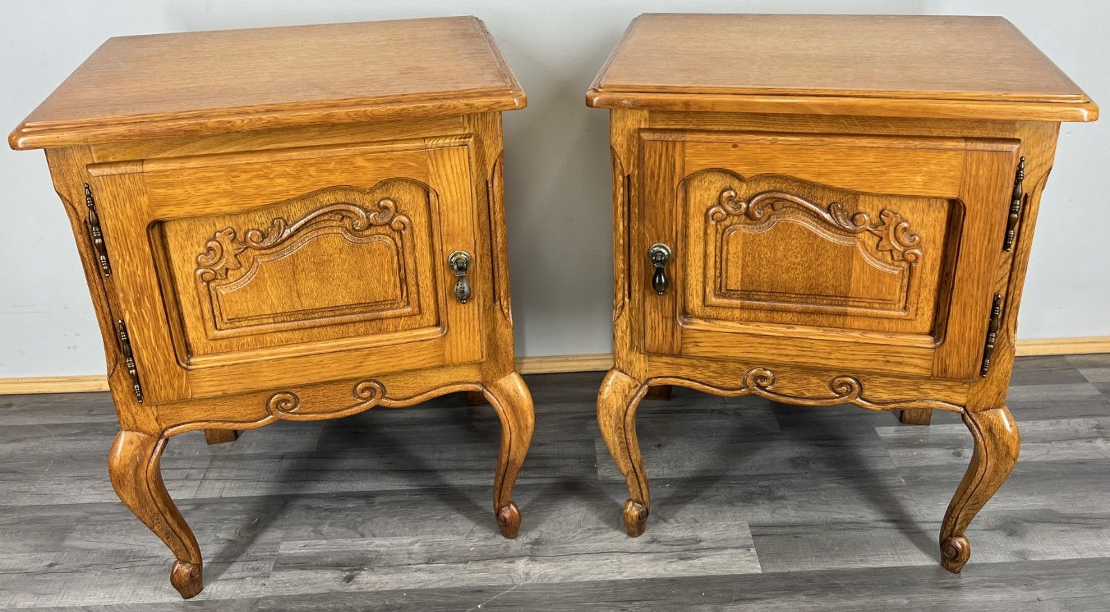 Pair Of  Bedside Tables Vintage French Louis Oak Nightstands Cabinets Lot 4245