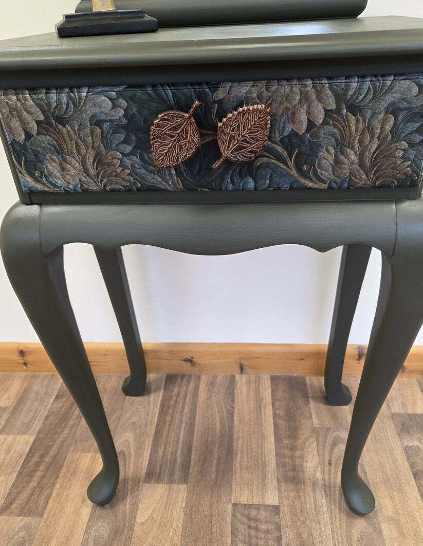 Queen Anne Legged Mirrored Hall Table photo Furniture