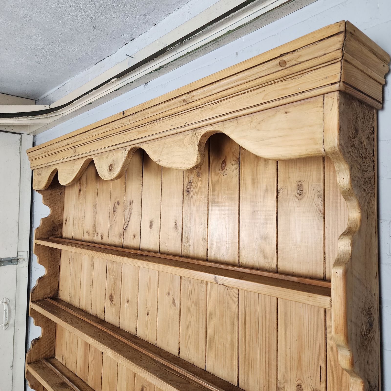 photo vinterior Antique Pine Kitchen Dresser   Mid Victorian Circa 1860