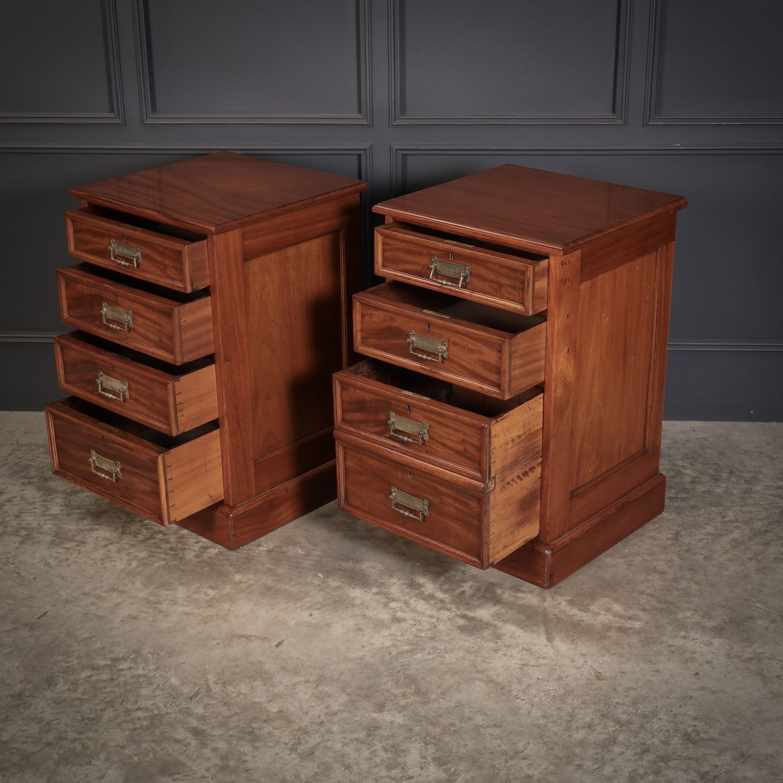 photo furniture Large Pair Of Victorian Mahogany Bedside Chests