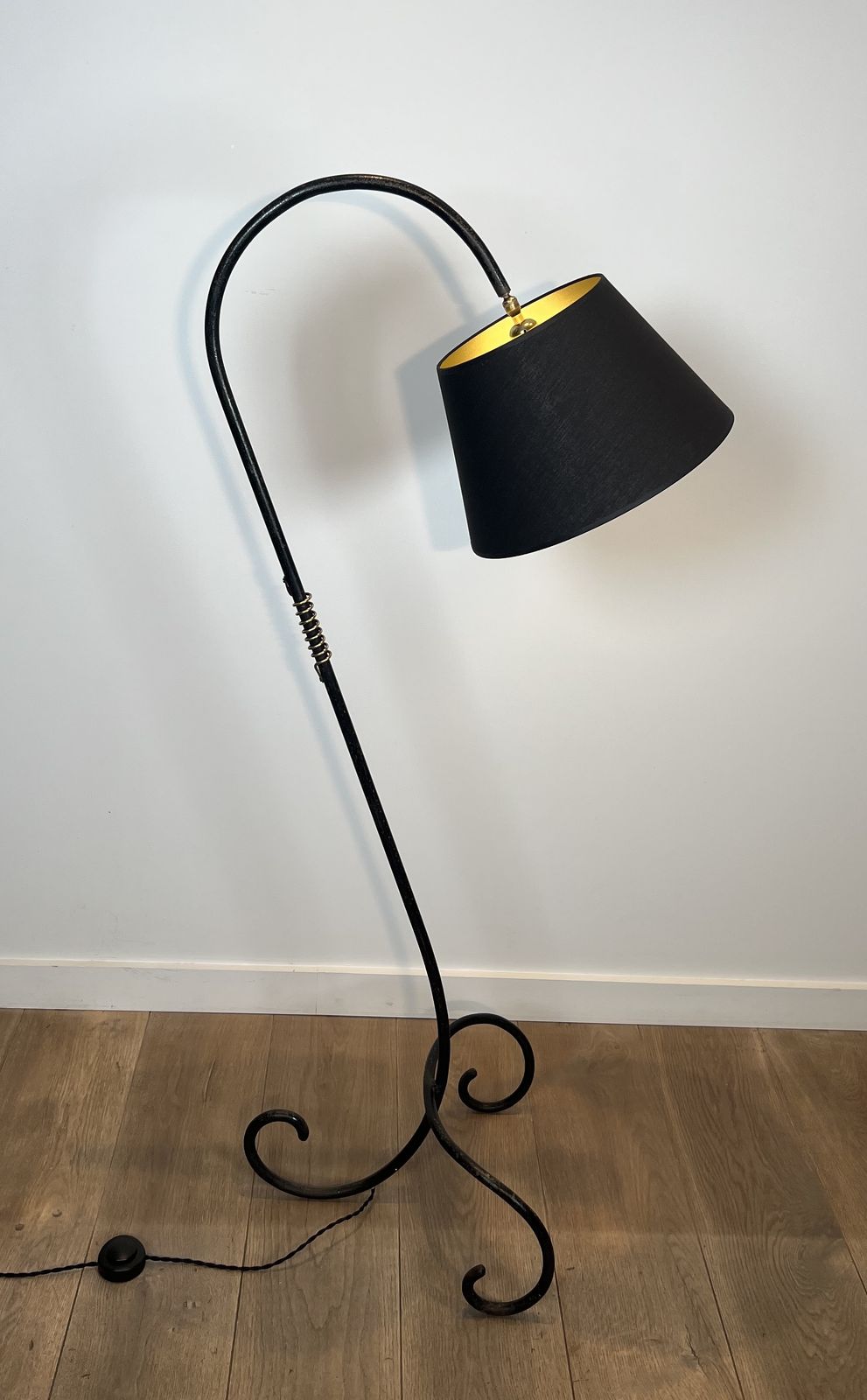 Designer Parquet Floor Lamp In Black Lacquered Metal And Brass In The Style Of Jean Royère