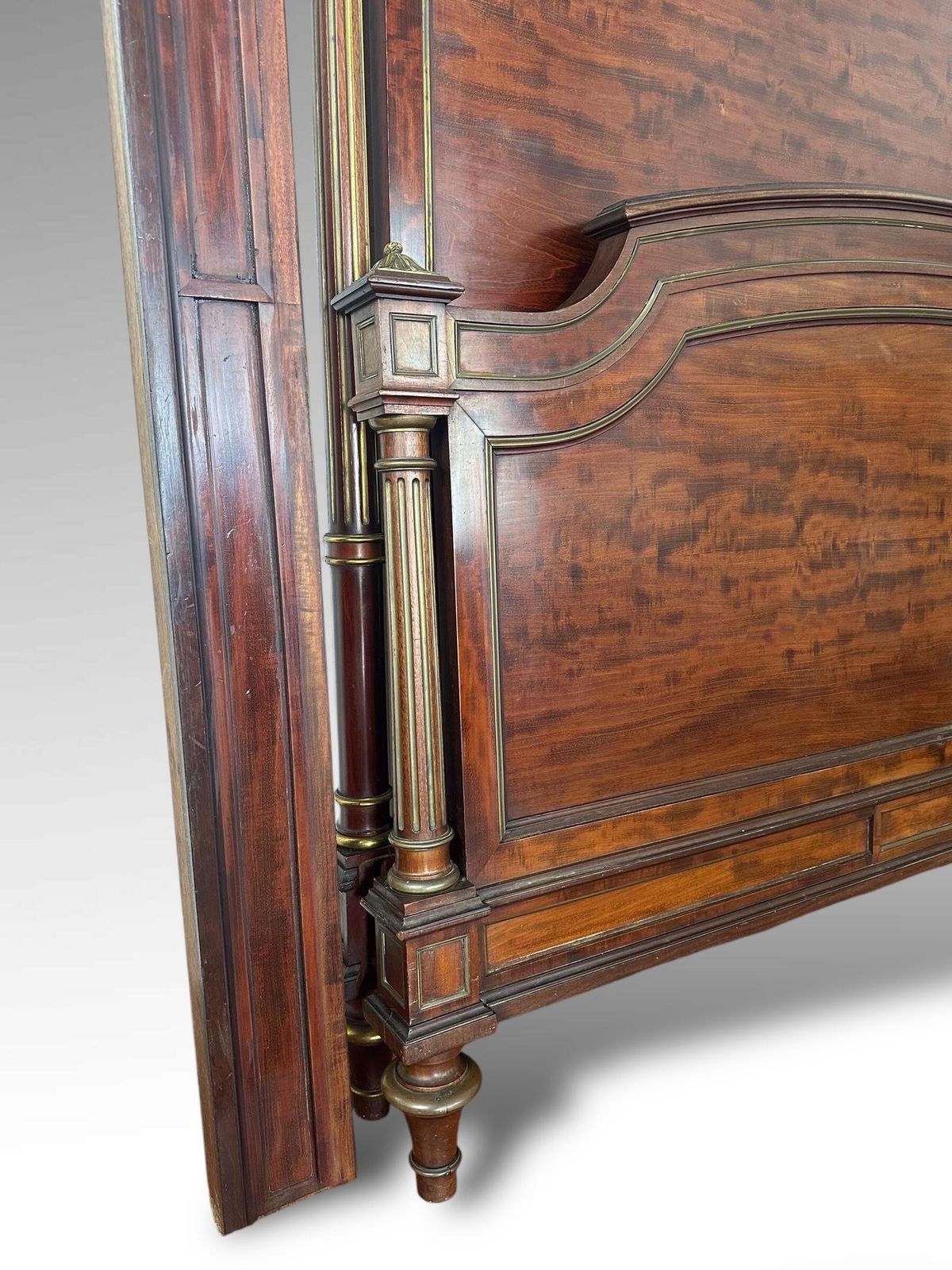 photo vinterior Original French Carved Exotic Wood Xl Double Size Bed Frame