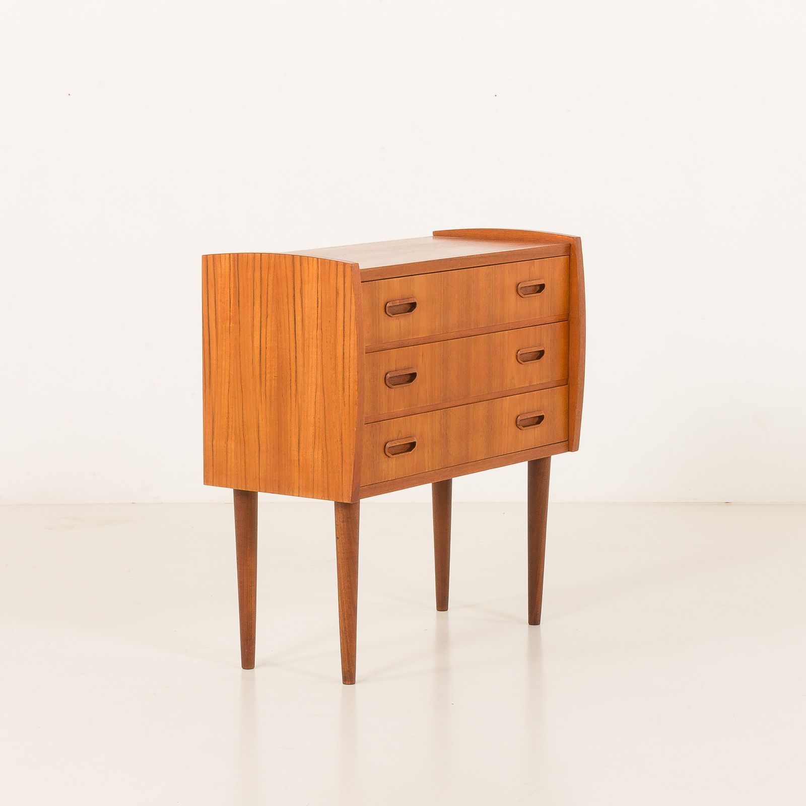 Small Danish Teak Chest Of Drawers, 1960s photo vinterior
