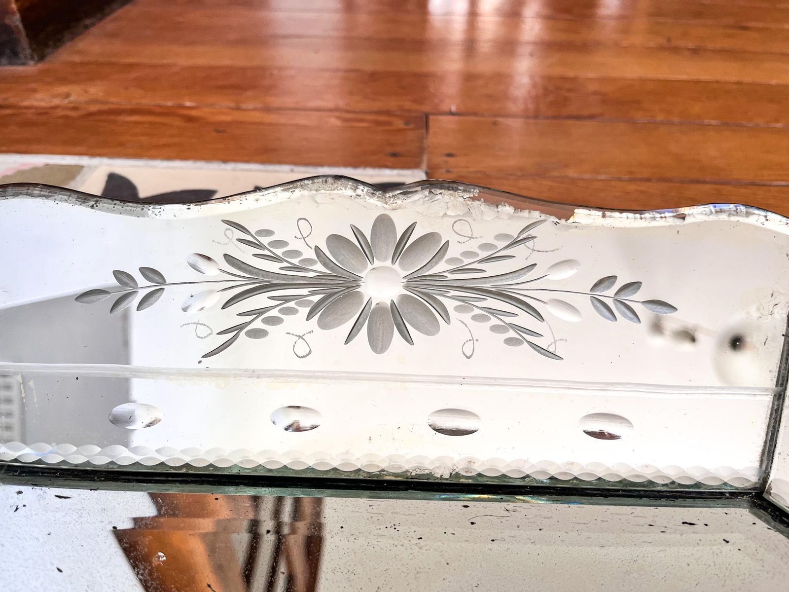 Antique French Circular Venetian Mirror With Etched Floral Design And Scalloped Edges photo buy