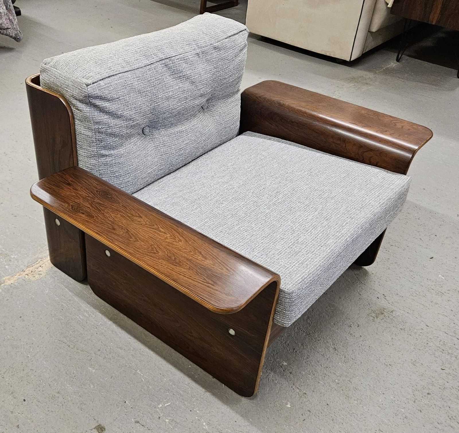 photo vintage Vintage Rosewood Bentwood Lounge Chair