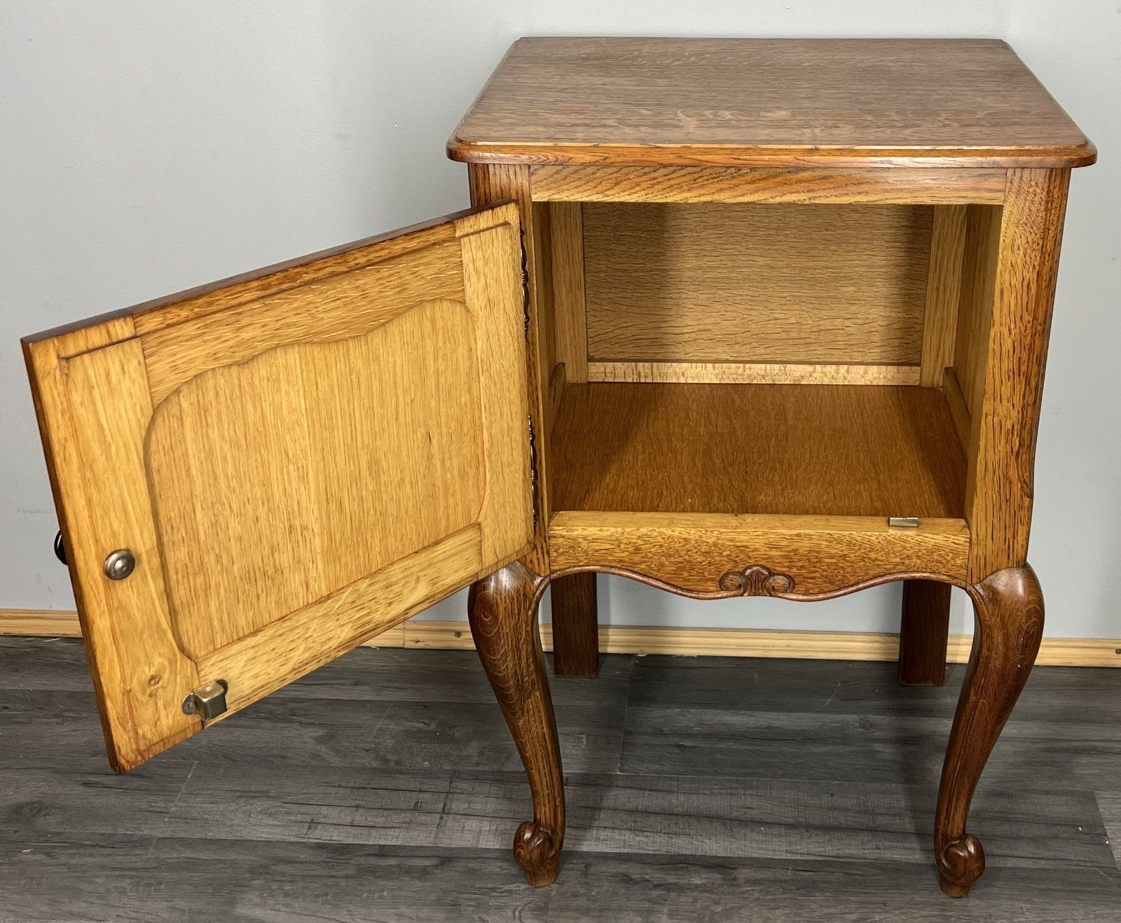 Pair Of  Bedside Tables Vintage French Louis Oak Nightstands Cabinets Lot 4262 photo vintage