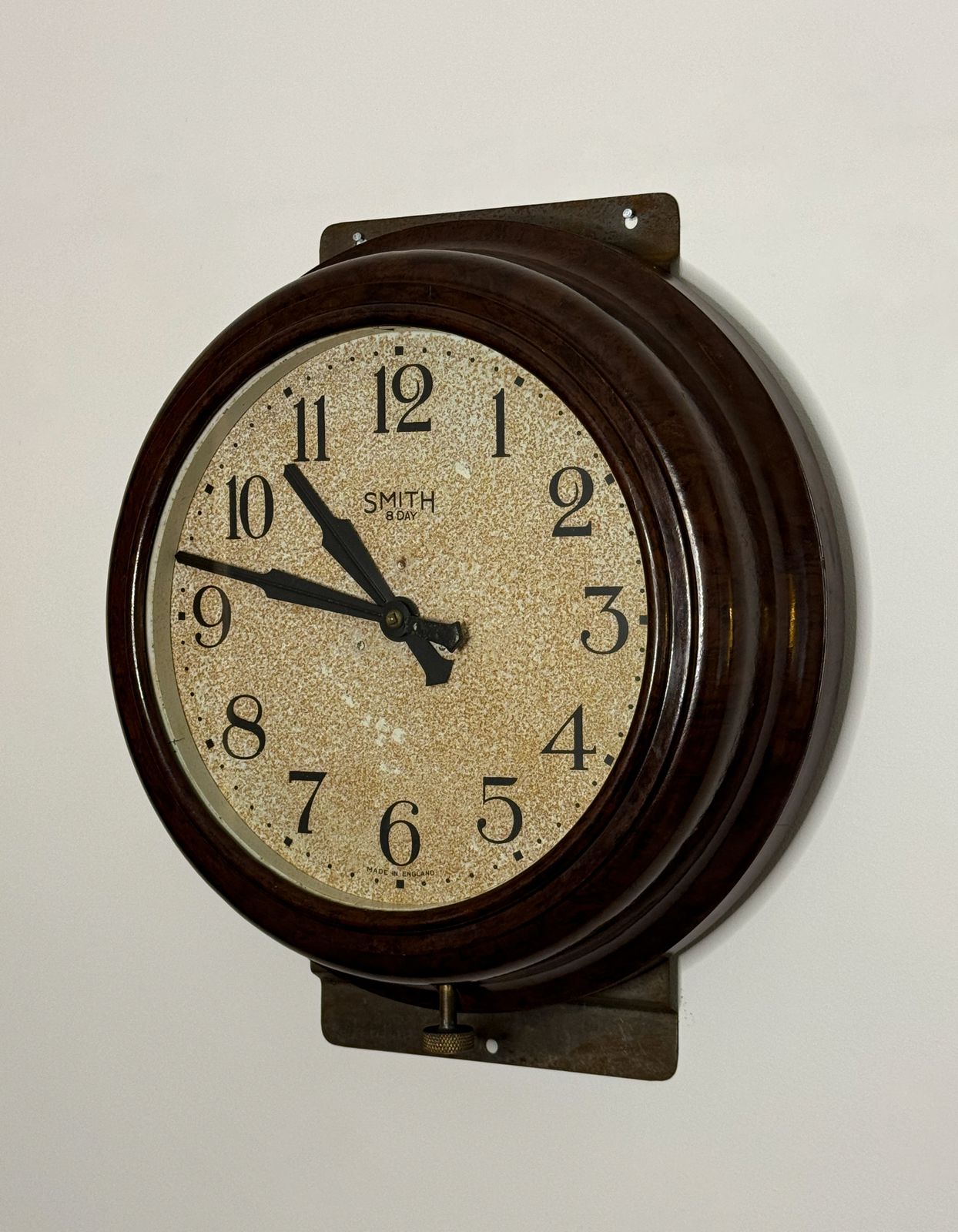photo furniture Smiths "8 Day" Bakelite Wall Clock, Circa 1940's