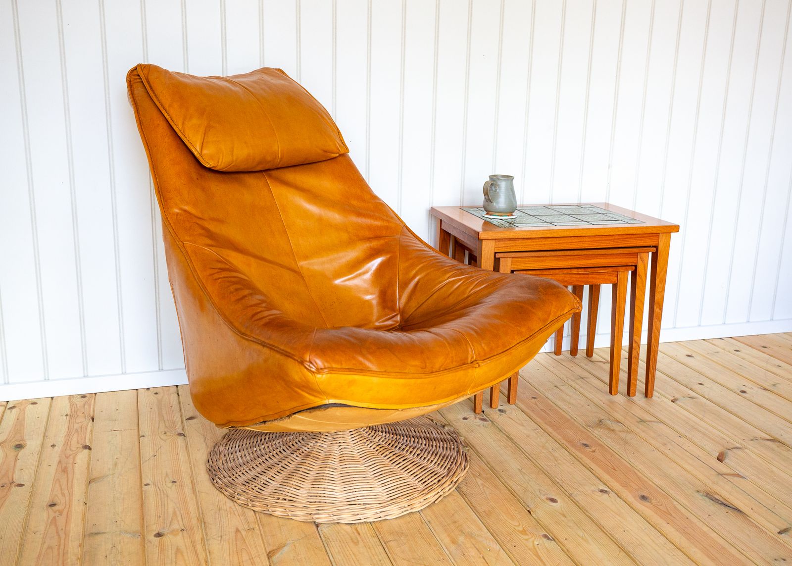 2950.0 Mcm Swivel Lounge Chair Caramel Tan Leather 1970s Delantra By Gerard Van Den Berg For Montis Dutch Modernist Mid Century photo