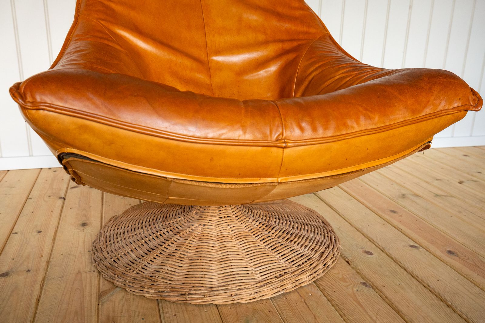 Furniture Mcm Swivel Lounge Chair Caramel Tan Leather 1970s Delantra By Gerard Van Den Berg For Montis Dutch Modernist Mid Century photo