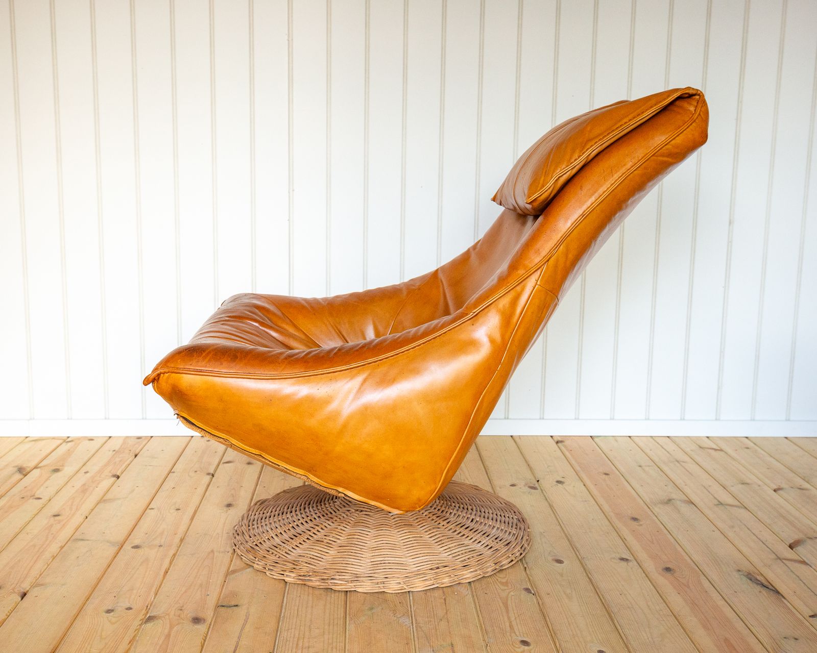 Mcm Swivel Lounge Chair Caramel Tan Leather 1970s Delantra By Gerard Van Den Berg For Montis Dutch Modernist Mid Century photo vintage