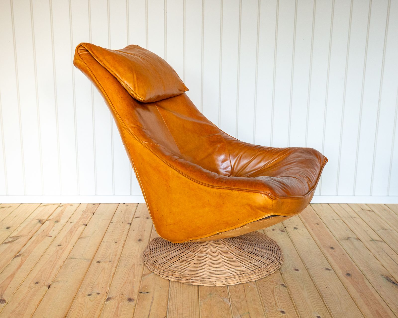 Mcm Swivel Lounge Chair Caramel Tan Leather 1970s Delantra By Gerard Van Den Berg For Montis Dutch Modernist Mid Century photo Furniture