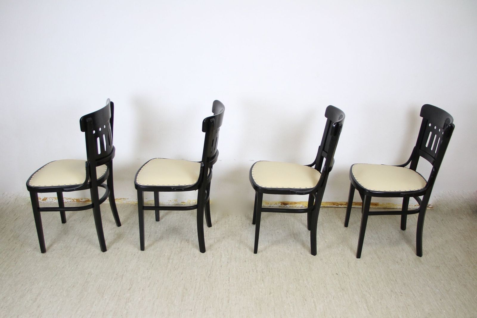 photo for sale 20th Century Art Nouveau Dining/ Salon Suite With Round Table By Thonet, At 1910