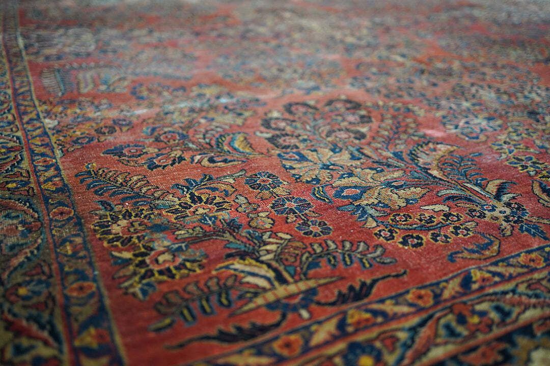 photo buy A Large Early 20thc Sarouk Carpet C.1930 40