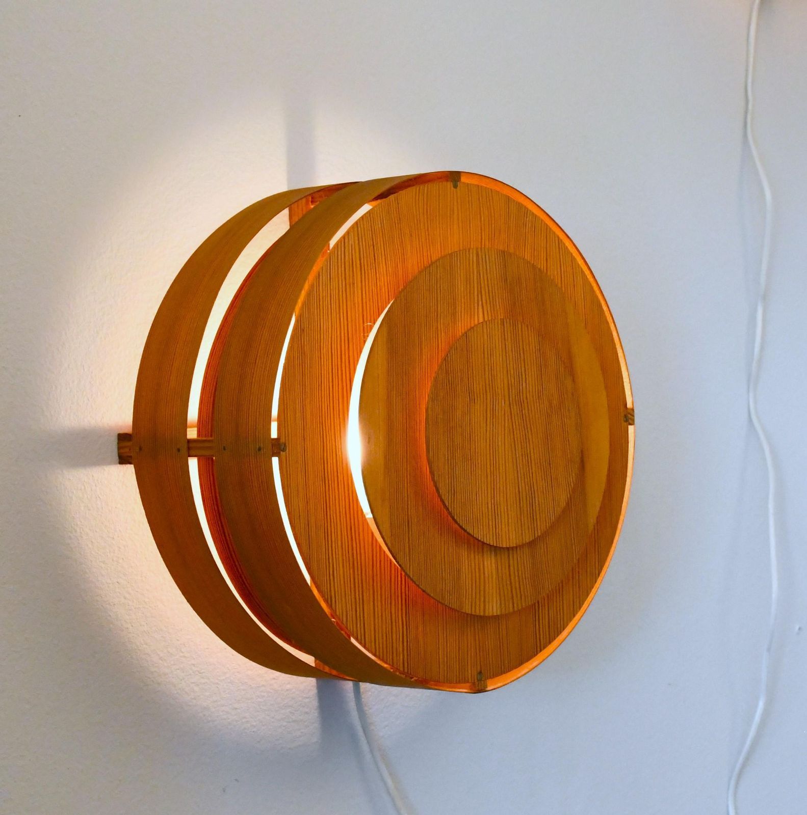 Prototype Wandlampen Van Grenenhoutfineer Door Hans Agne Jakobsson Voor Ellysett, 1961, Set Van 2 photo furniture