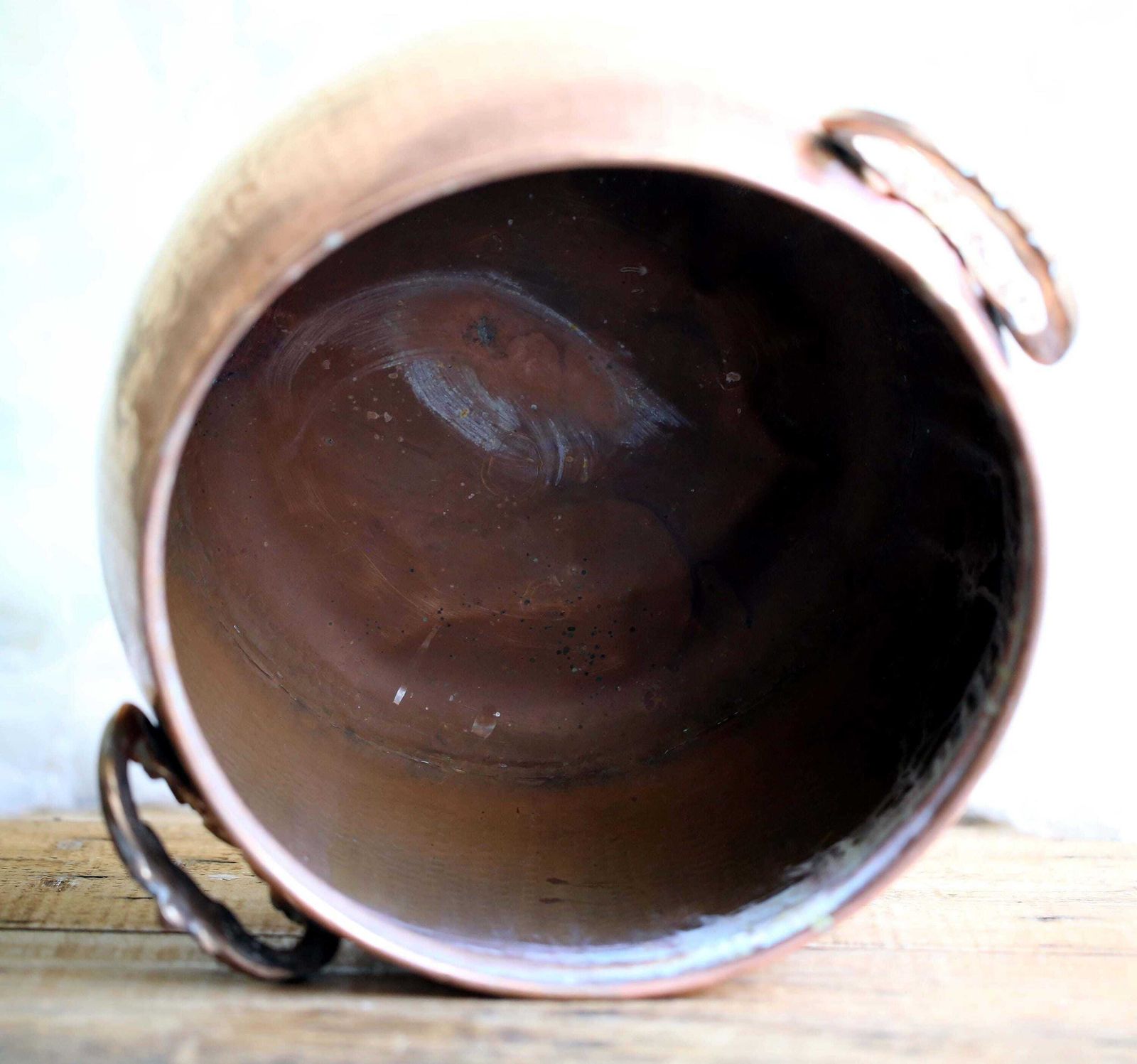 Copper Cauldron Hammered Kettle Copper Planter With Brass Handles Gilde Handwerk photo buy