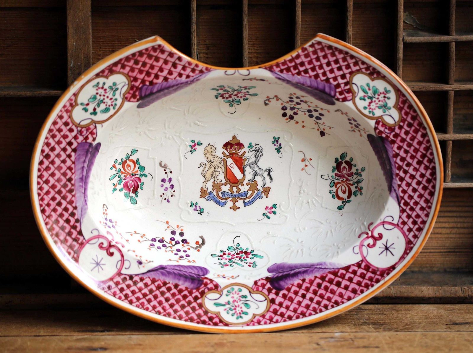 photo furniture Antique Samson Shaving Dish Famille Rose French Ceramic Barbers Bowl Chinoiserie