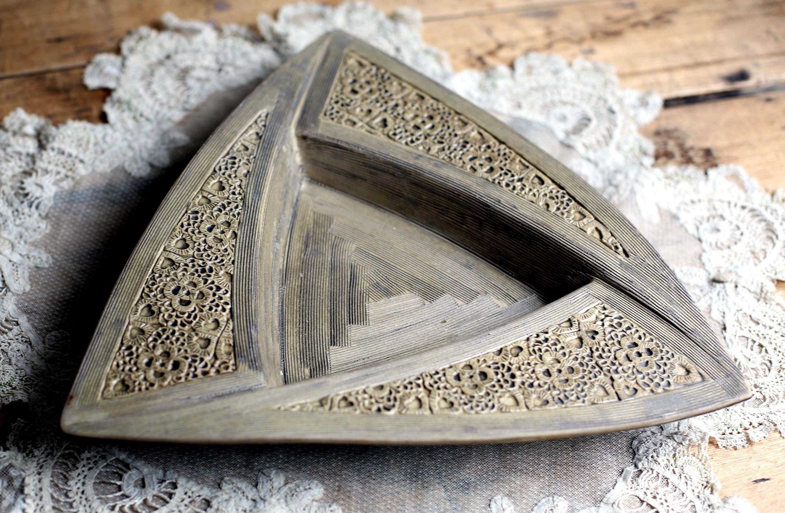Arts & Crafts Ceramic Dish Antique Stamped Floral Triangle Plate Art Nouveau Fruit Bowl photo Home Decor