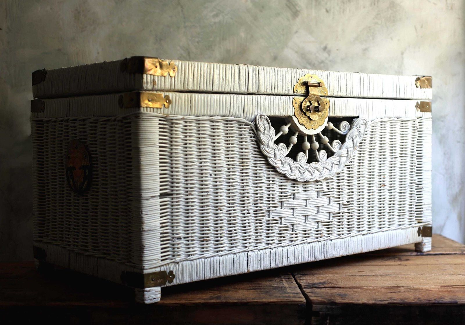 Large Wicker Peacock Trunk White Rattan Linen Storage Chest Laundry Basket Furniture