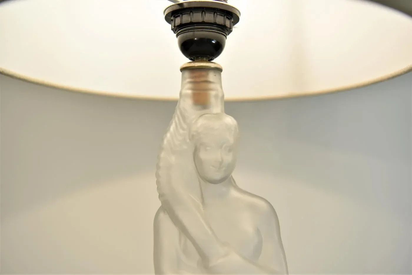 Art Nouveau Art Deco Frosted Glass Table Lamp In The Style Of Lalique photo for sale