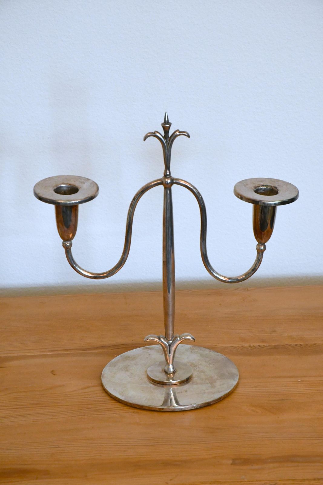 Swedish Grace Silver Plated Candelabras By Elis Bergh For C. G. Hallberg, Stockholm, 1920s, Set Of 2 photo vinterior