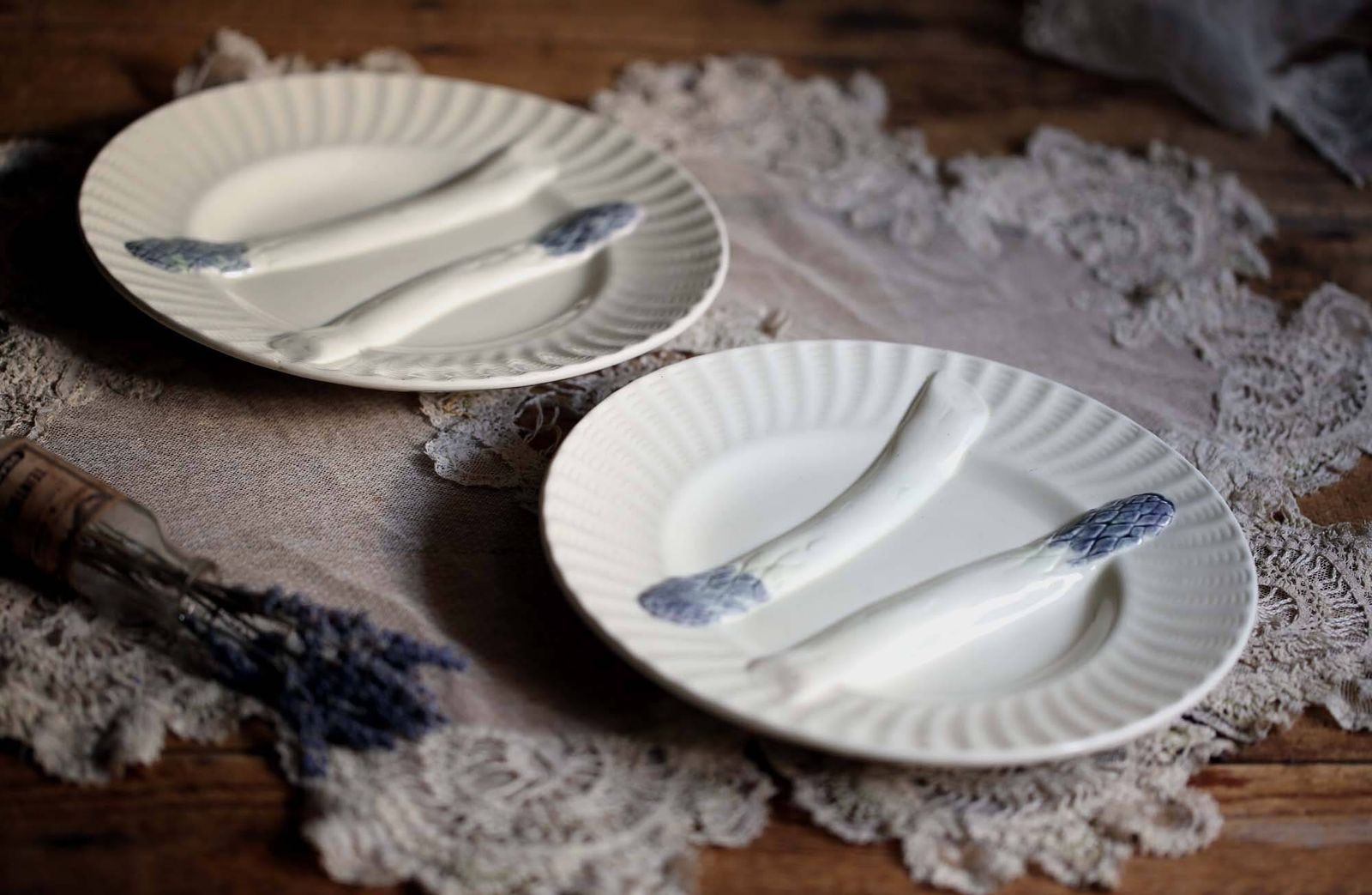 2 Antique Asparagus Plates White Majolica French Barbotine Vegetable Serving Platters Creil Et Montereau photo 82.0